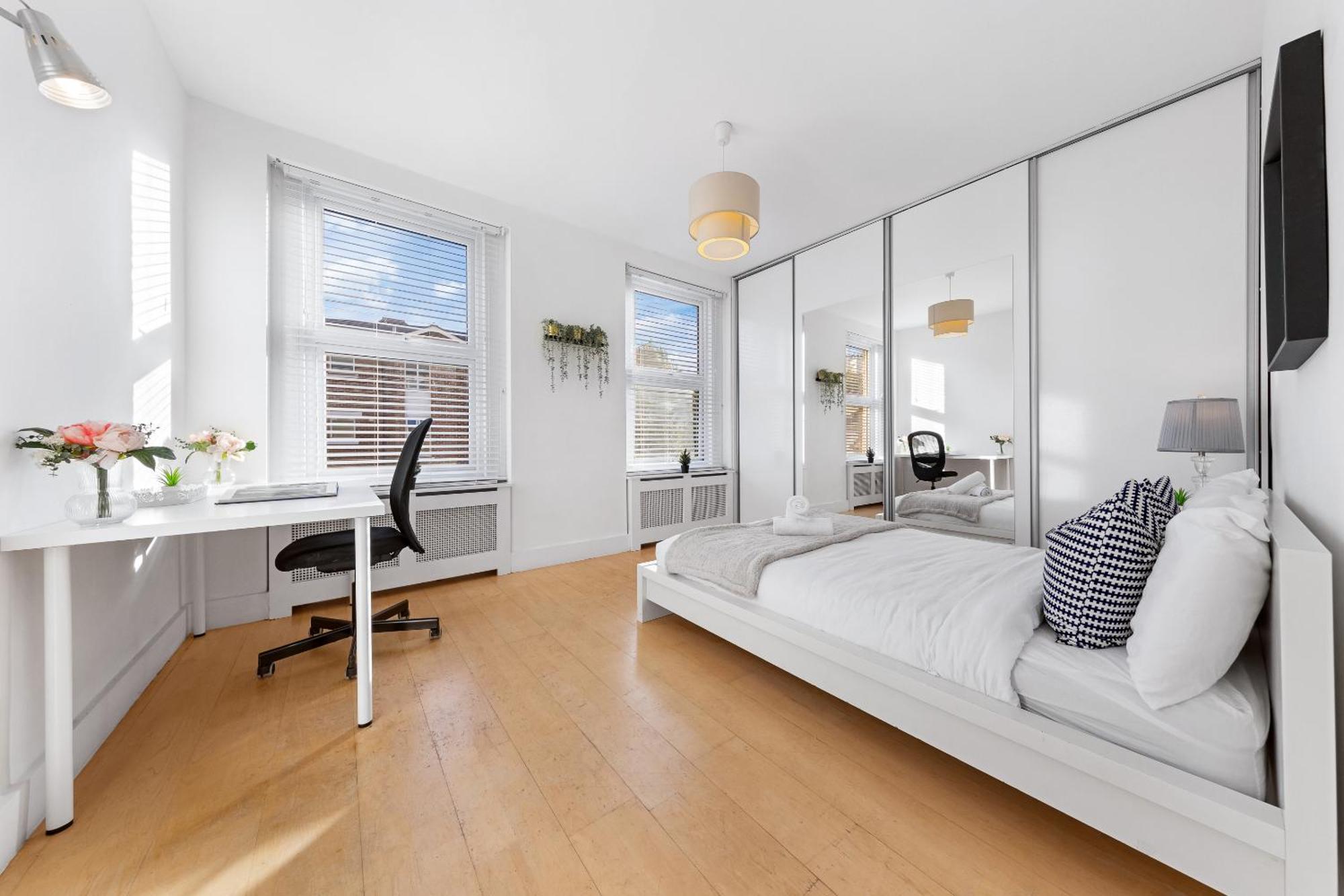 Luxury 4-Bedroom Modern Flat In Central London Steps From Station, Sleeps 9 In Style! Dış mekan fotoğraf