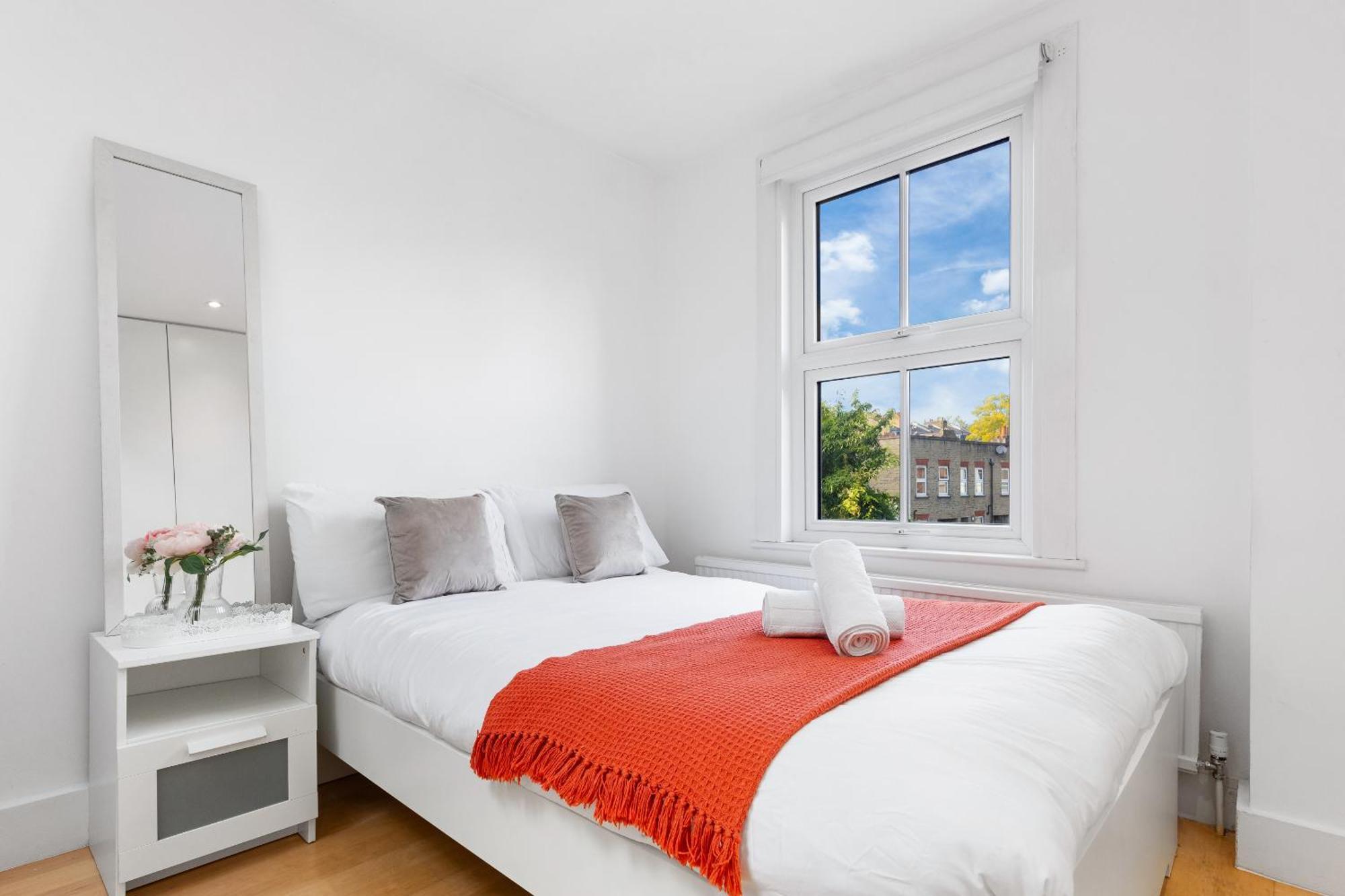 Luxury 4-Bedroom Modern Flat In Central London Steps From Station, Sleeps 9 In Style! Dış mekan fotoğraf