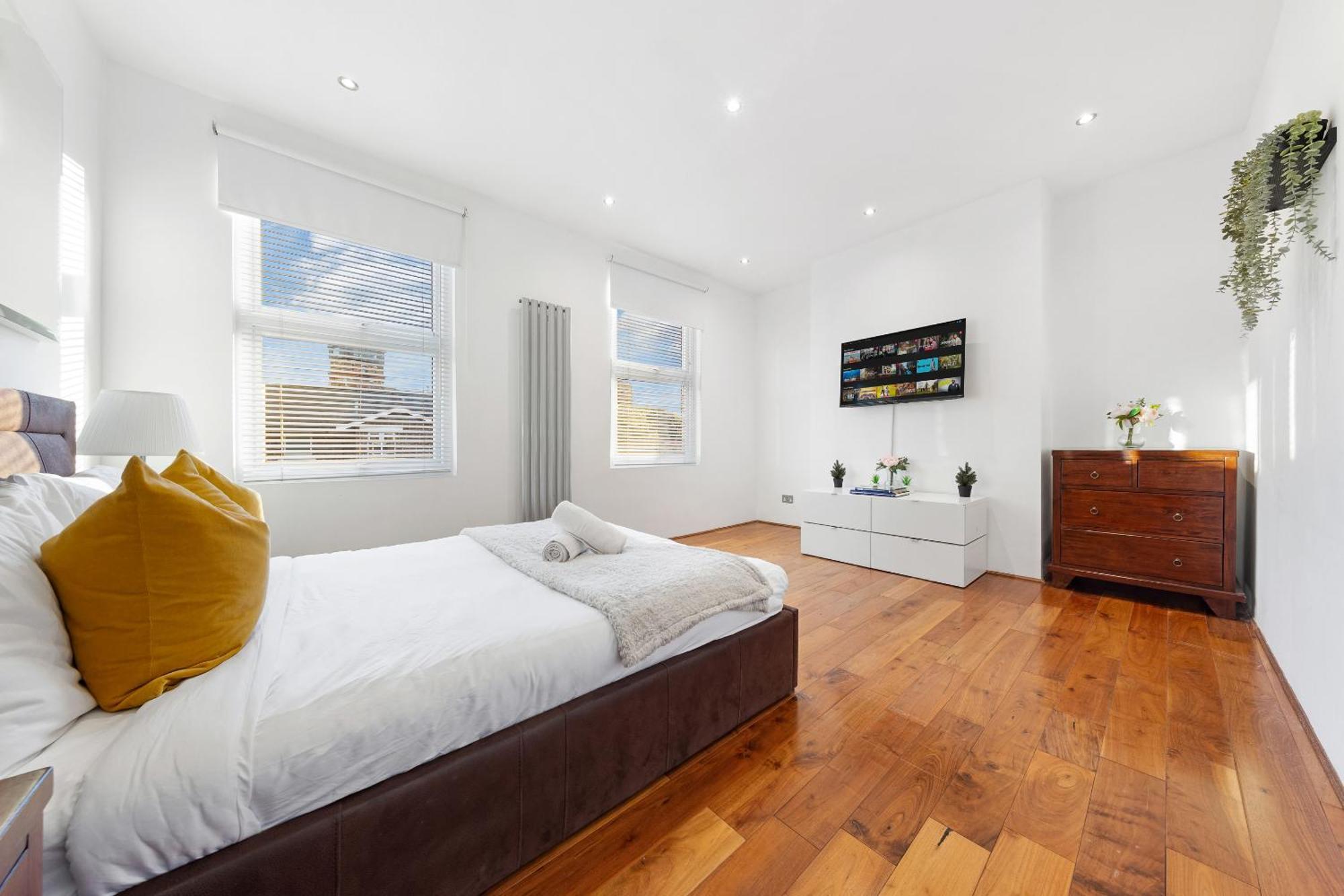 Luxury 4-Bedroom Modern Flat In Central London Steps From Station, Sleeps 9 In Style! Dış mekan fotoğraf