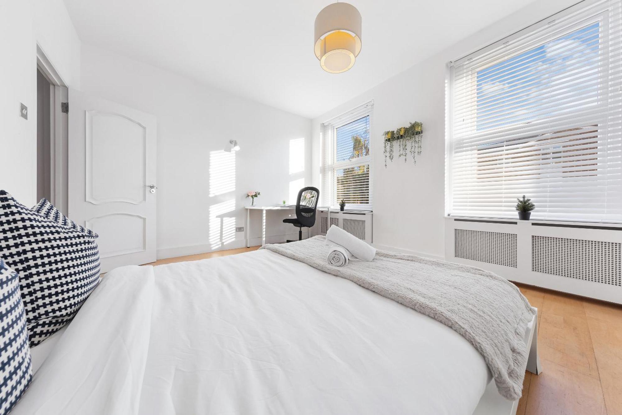Luxury 4-Bedroom Modern Flat In Central London Steps From Station, Sleeps 9 In Style! Dış mekan fotoğraf
