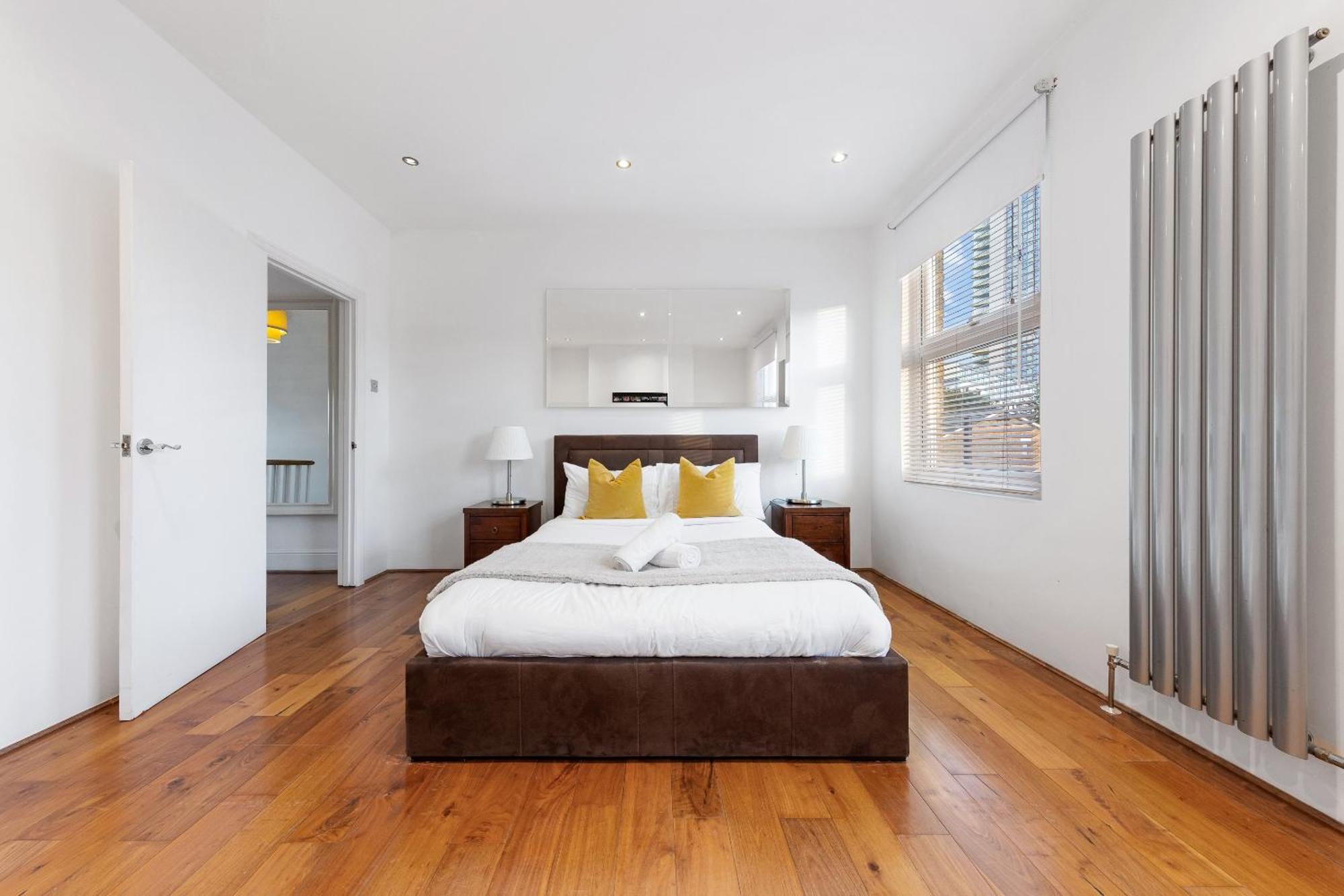 Luxury 4-Bedroom Modern Flat In Central London Steps From Station, Sleeps 9 In Style! Dış mekan fotoğraf
