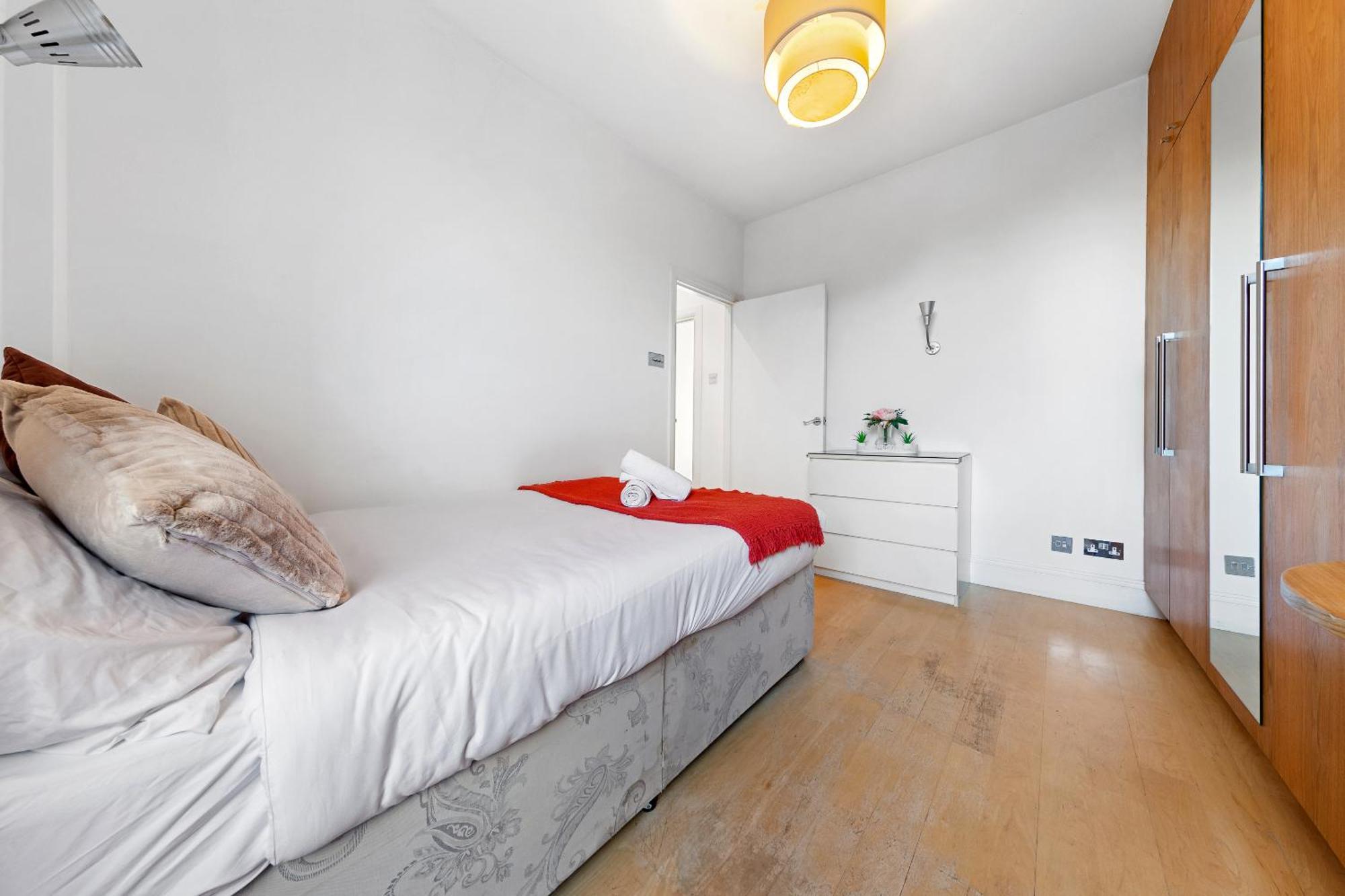 Luxury 4-Bedroom Modern Flat In Central London Steps From Station, Sleeps 9 In Style! Dış mekan fotoğraf