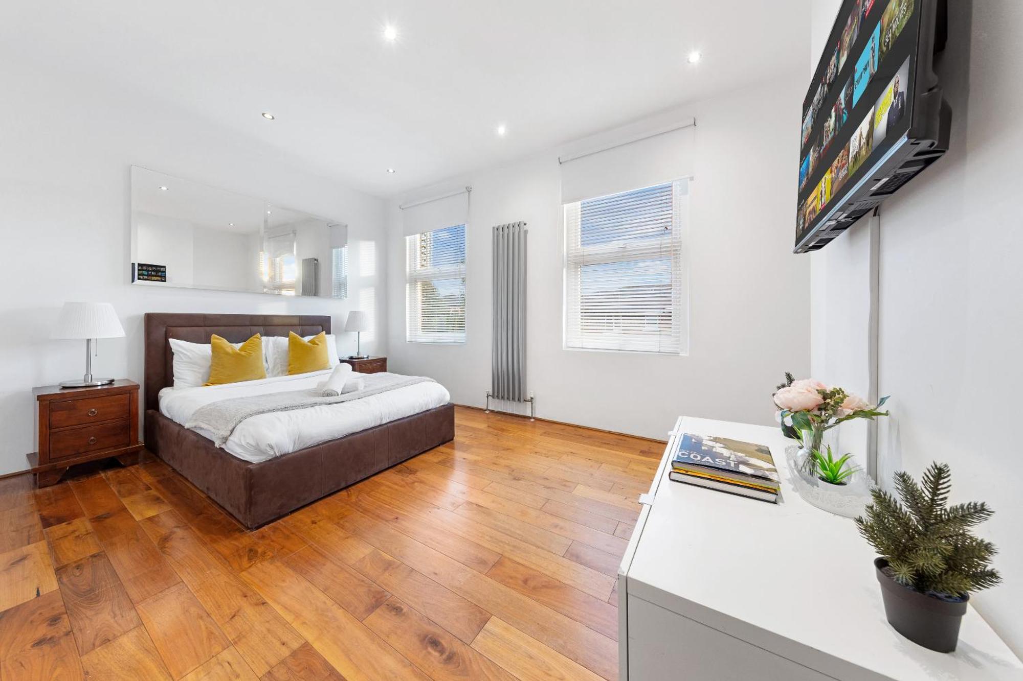 Luxury 4-Bedroom Modern Flat In Central London Steps From Station, Sleeps 9 In Style! Dış mekan fotoğraf