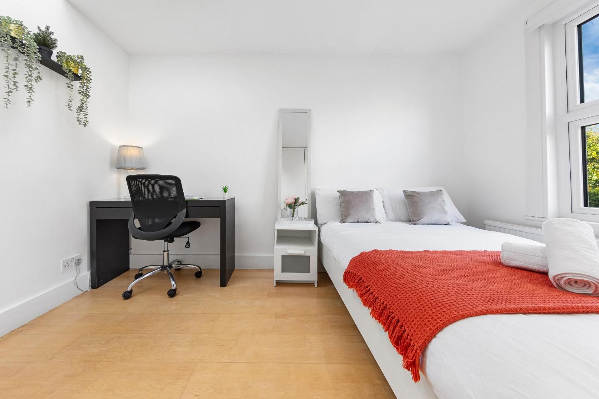 Luxury 4-Bedroom Modern Flat In Central London Steps From Station, Sleeps 9 In Style! Dış mekan fotoğraf