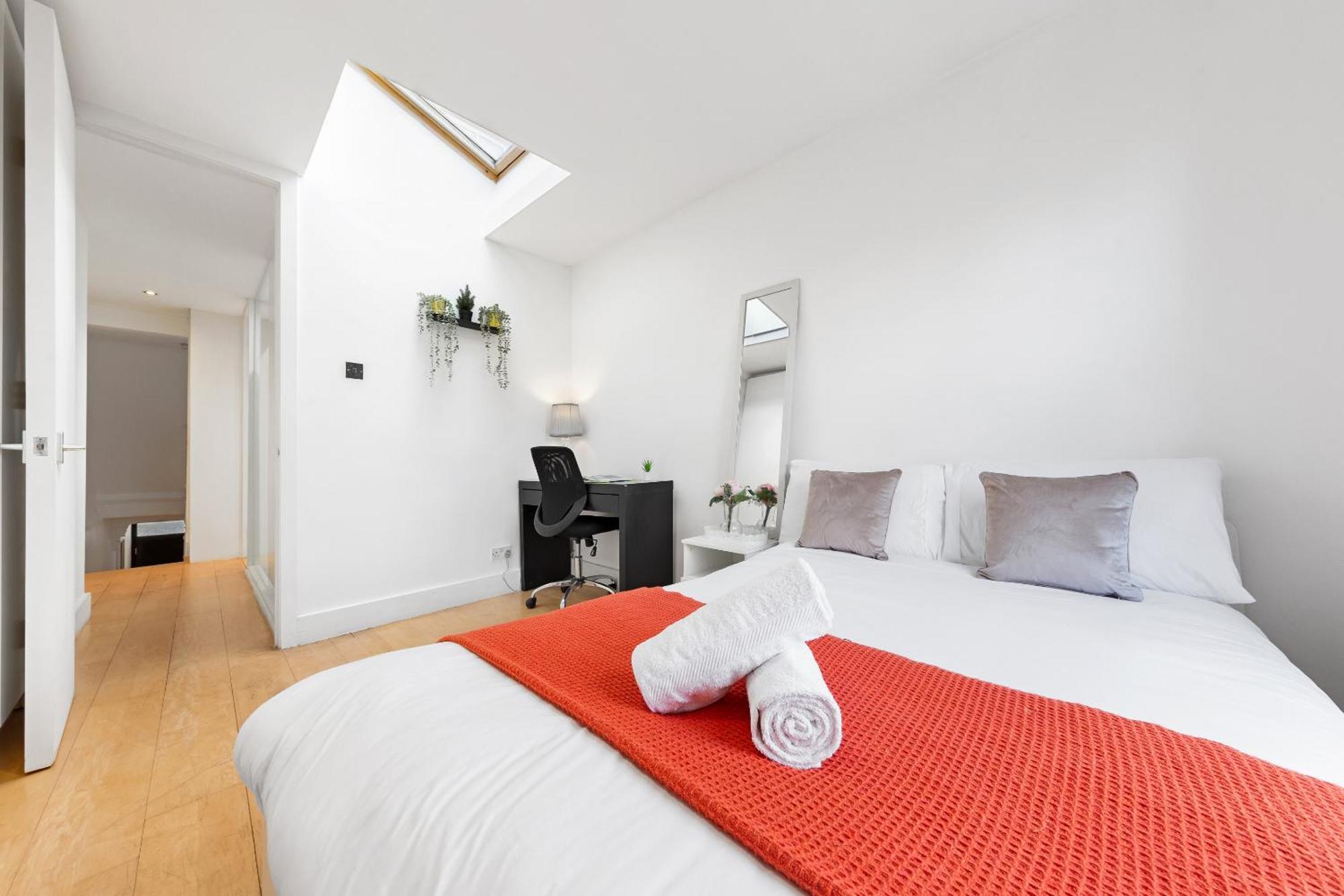 Luxury 4-Bedroom Modern Flat In Central London Steps From Station, Sleeps 9 In Style! Dış mekan fotoğraf