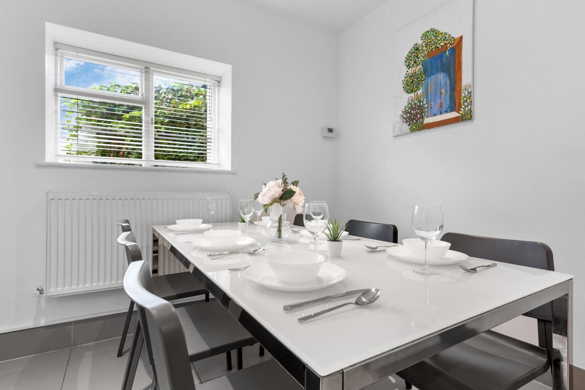Luxury 4-Bedroom Modern Flat In Central London Steps From Station, Sleeps 9 In Style! Dış mekan fotoğraf